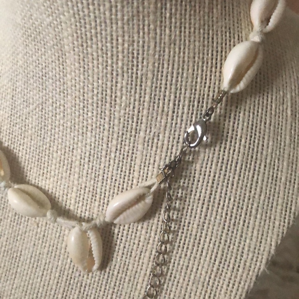 shell necklace - Picture 5 of 5